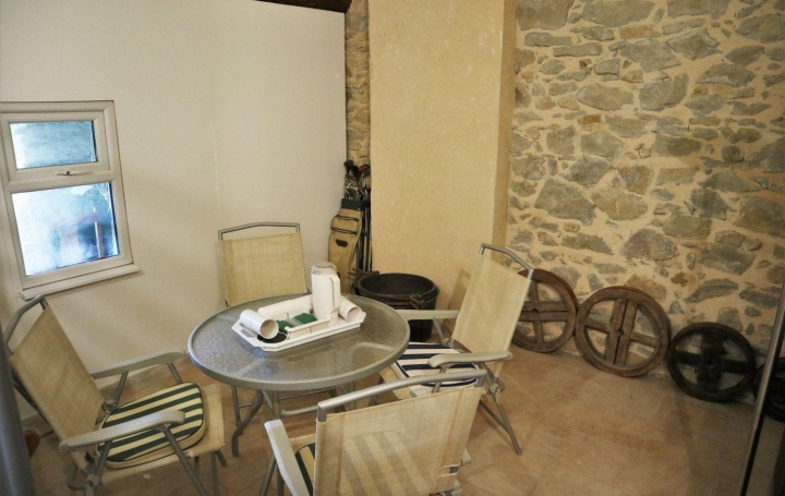 Maison de village BEAUFORT (34210)  141 m2 109 000 € 