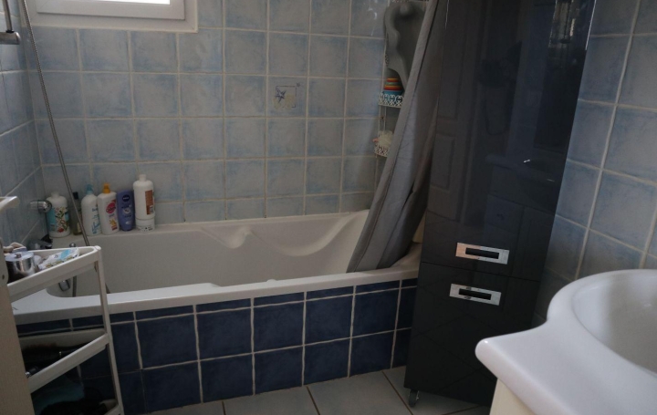 Villa FABREZAN (11200)  99 m2 190 000 € 