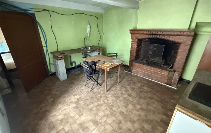 Maison de village AZILLANET (34210)  180 m2 59 000 € 