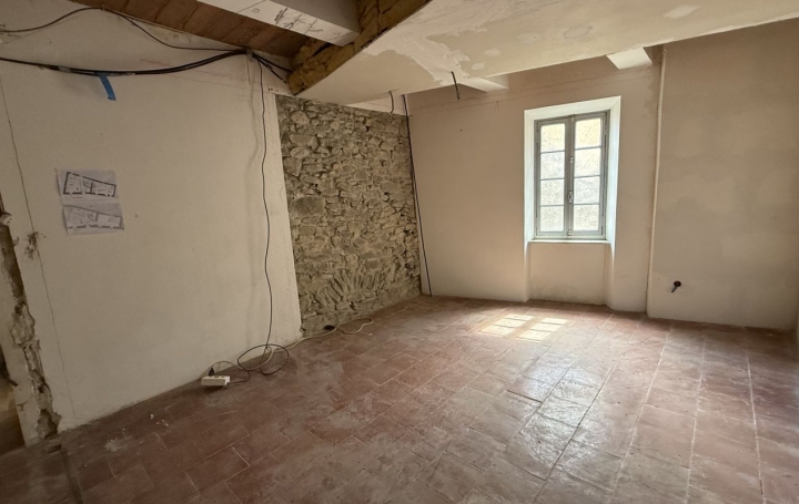 Maison de village AZILLANET (34210)  180 m2 59 000 € 