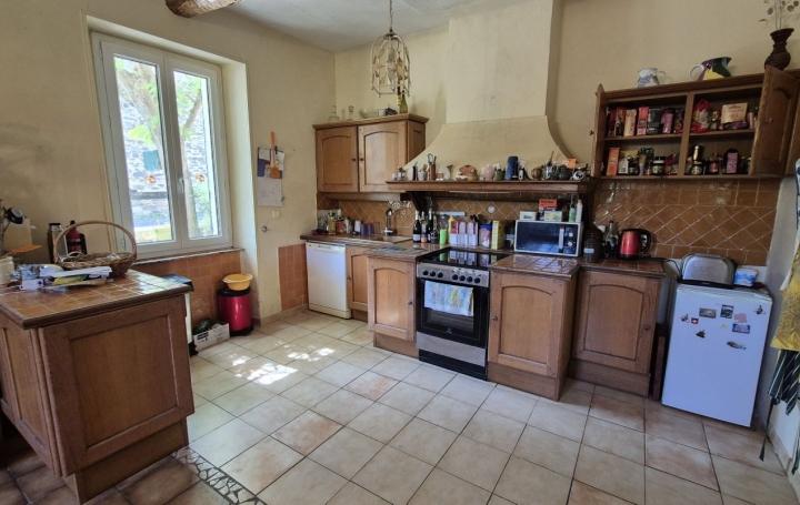 Maison CASSAGNOLES (34210)  207 m2 179 000 € 