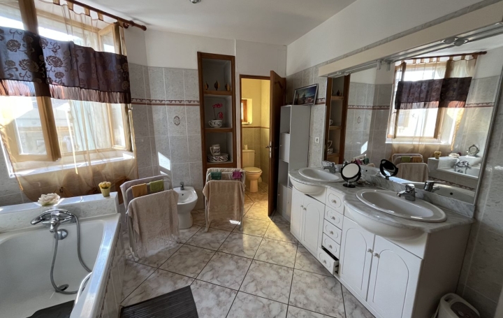 Maison OLONZAC (34210)  240 m2 249 000 € 
