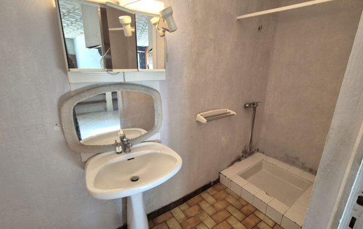 Maison de village OLONZAC (34210)  97 m2 49 000 € 