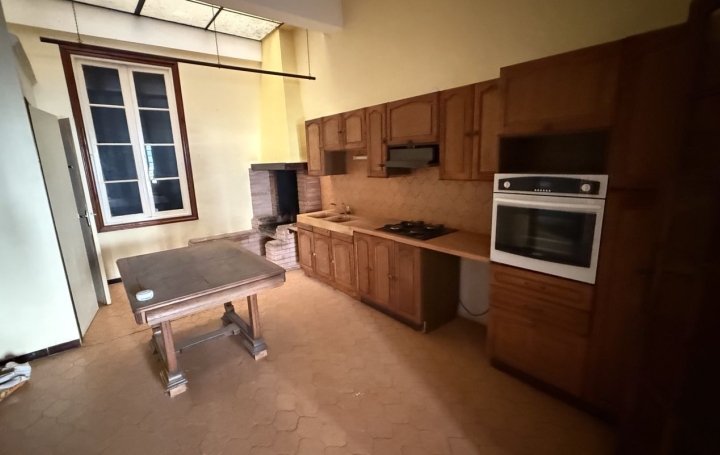 Immeuble OLONZAC (34210)  220 m2 138 000 € 