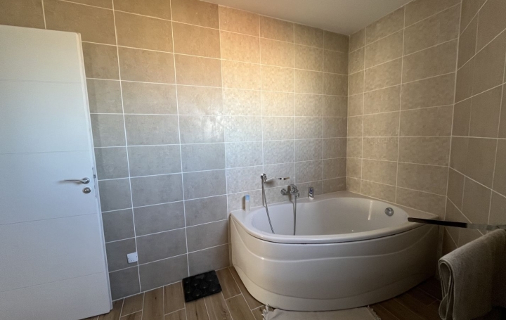 Villa VENTENAC-EN-MINERVOIS (11120)  119 m2 299 000 € 