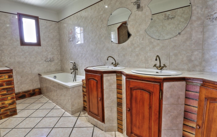 Villa CASTELNAU-D'AUDE (11700)  163 m2 265 000 € 