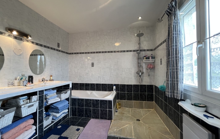 Villa TOUROUZELLE (11200)  127 m2 240 000 € 