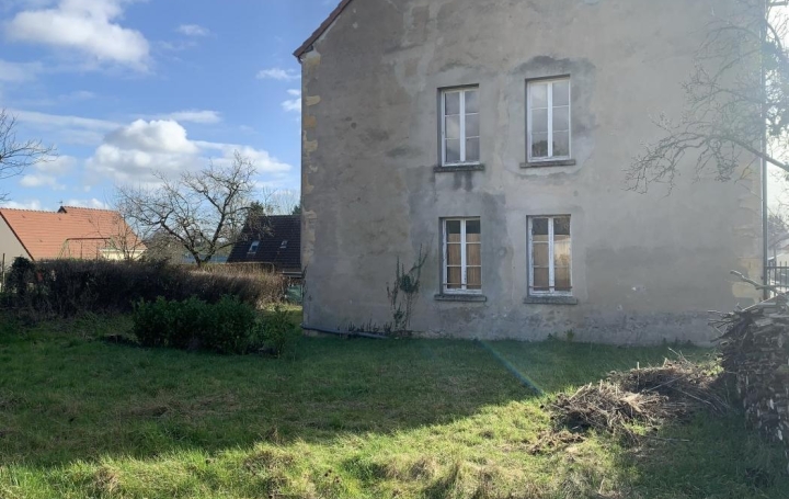 Réseau Immo-diffusion : Immeuble  PALINGES  600 m2 154 000 € 