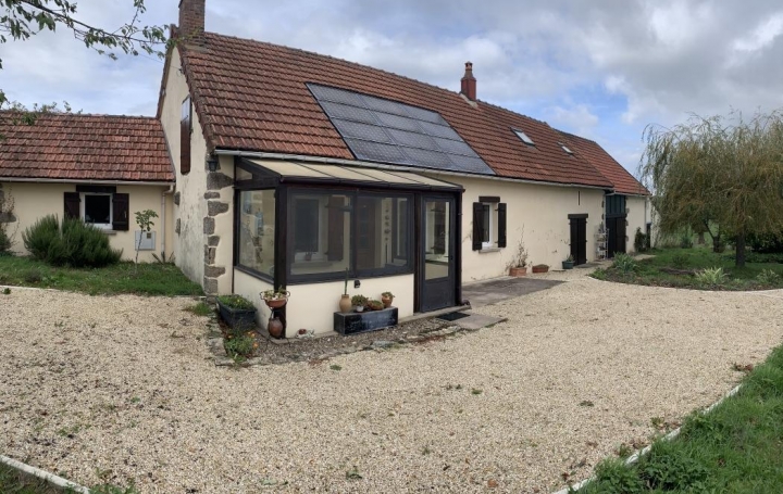 Réseau Immo-diffusion : Maison  CHARBONNAT  125 m2 250 000 € 