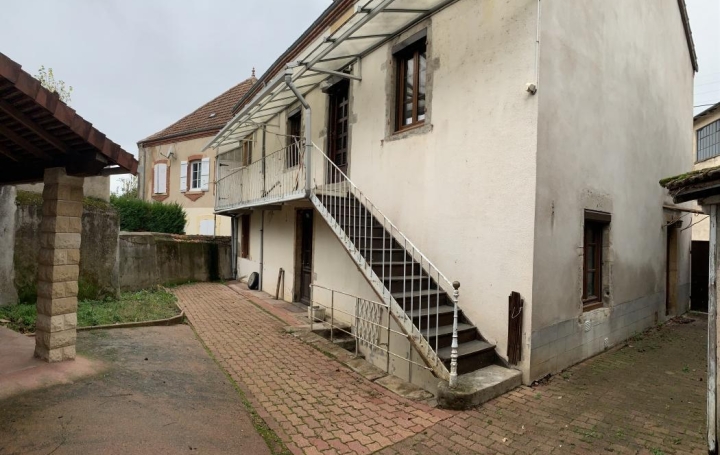 Réseau Immo-diffusion : Appartement P3  GENELARD  160 m2 129 000 € 