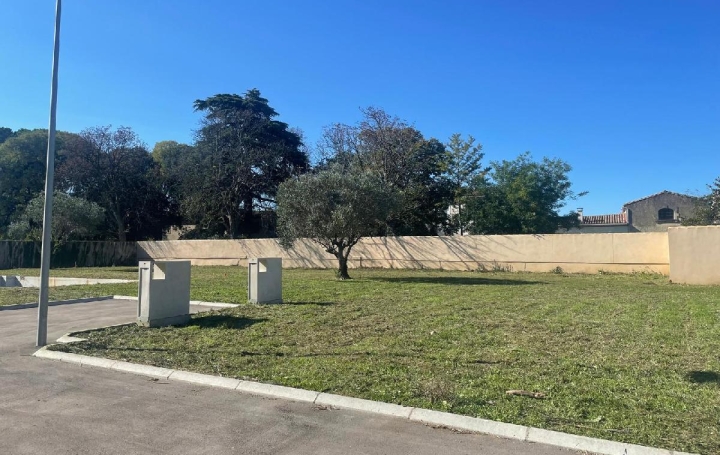 Terrain LUNEL (34400)  734 m2 319 900 € 