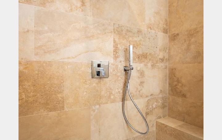 3 Pièces UZES (30700)  74 m2 429 000 € 