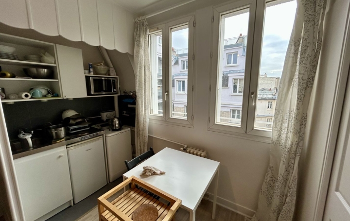 Studio PARIS (75016)  19 m2 935 € 