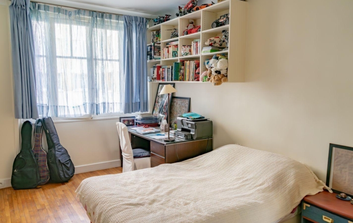 4 Pièces PARIS (75016)  100 m2 949 000 € 