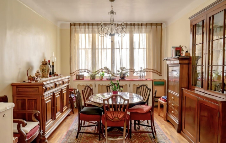 4 Pièces PARIS (75016)  100 m2 949 000 € 