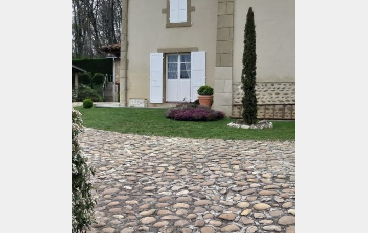 Maison HAUTERIVES (26390)  250 m2 552 000 € 