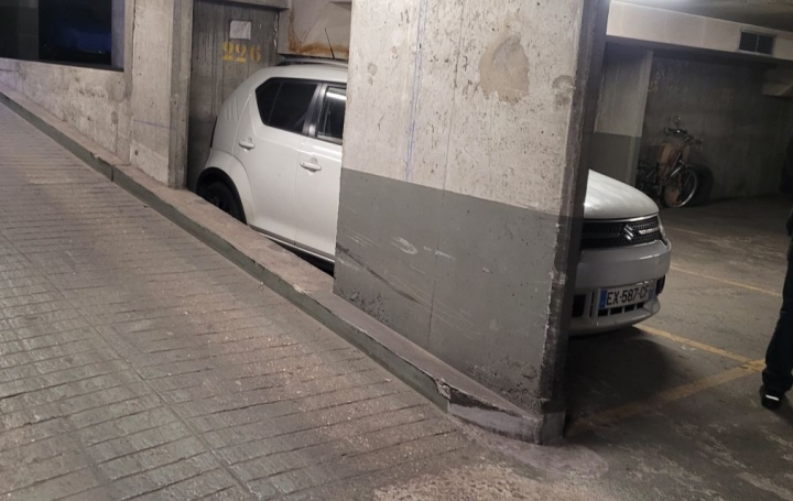 Parking PARIS (75016)  17 m2 58 000 € 