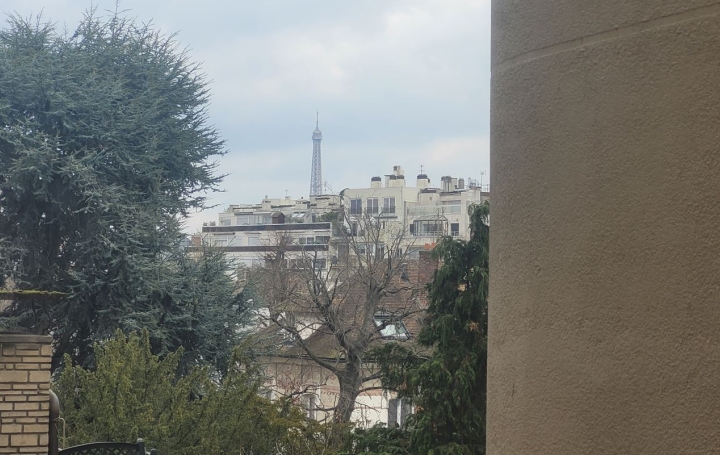 4 Pièces PARIS (75016)  100 m2 884 000 € 