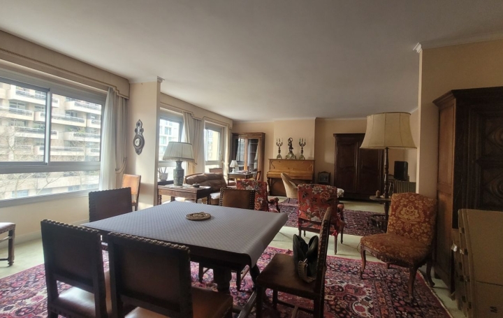 4 Pièces PARIS (75016)  100 m2 884 000 € 