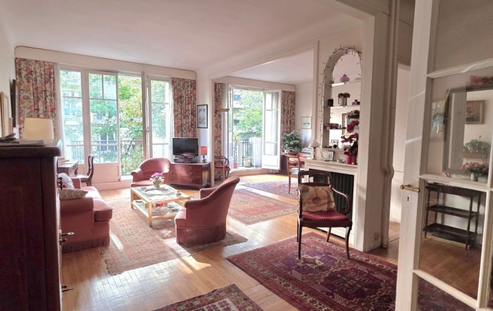 3 Pièces PARIS (75016)  104 m2 957 000 € 