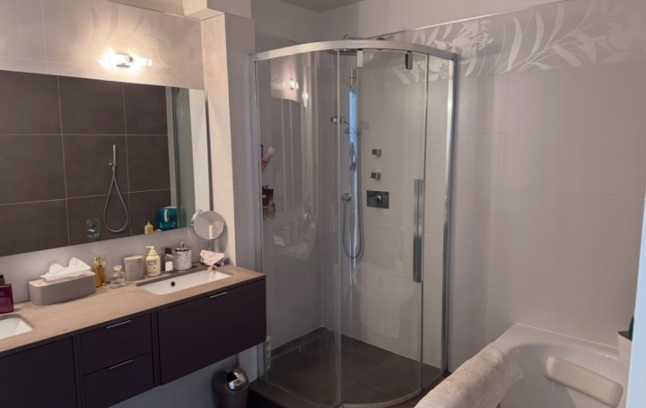 4 Pièces PARIS (75016)  116 m2 1 360 000 € 