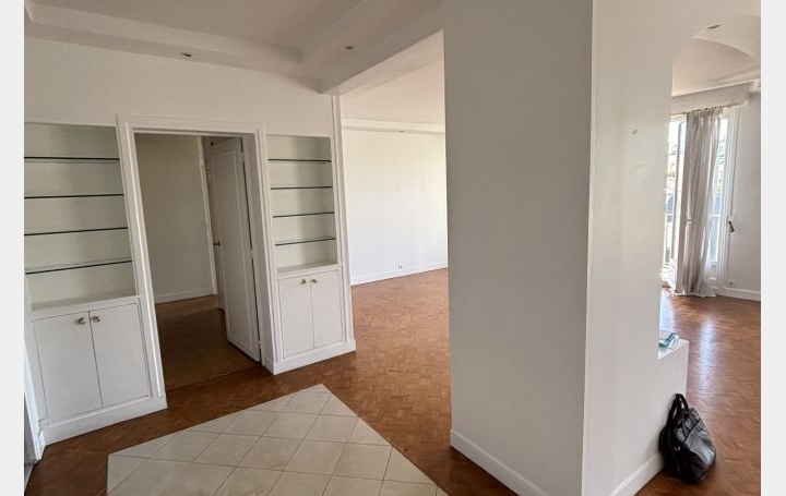 5 Pièces PARIS (75016)  136 m2 1 350 000 € 
