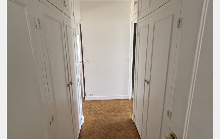 5 Pièces PARIS (75016)  136 m2 1 350 000 € 