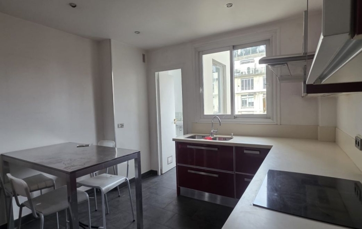 5 Pièces PARIS (75016)  136 m2 1 350 000 € 