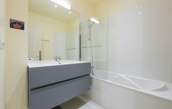 7 Pièces NEUILLY-SUR-SEINE (92200)  201 m2 2 640 000 € 