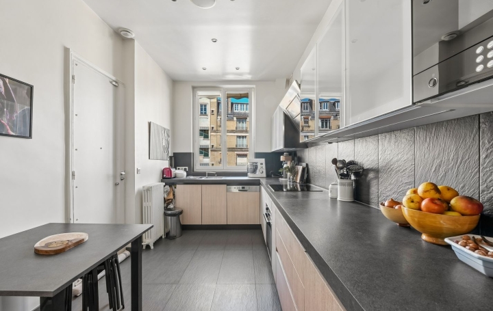7 Pièces NEUILLY-SUR-SEINE (92200)  201 m2 2 640 000 € 