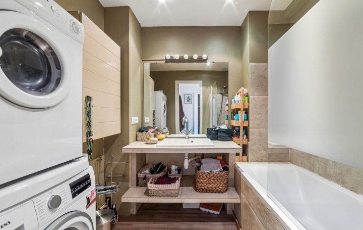 4 Pièces PARIS (75016)  88 m2 850 000 € 