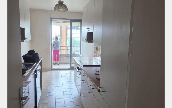 4 Pièces PARIS (75015)  89 m2 998 000 € 
