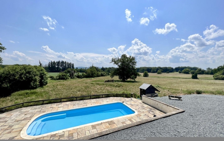 Propriété BOUSSAC (23600)  332 m2 399 999 € 