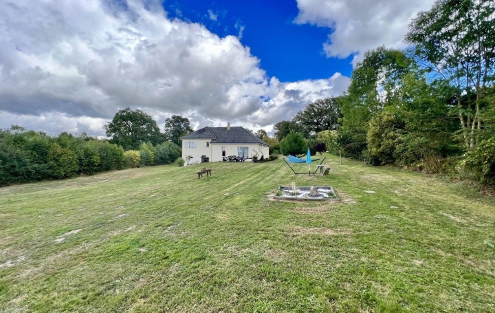 Maison BOUSSAC (23600)  160 m2 235 000 € 