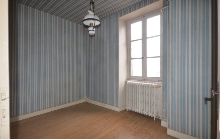 Maison LEPAUD (23170)  222 m2 98 500 € 