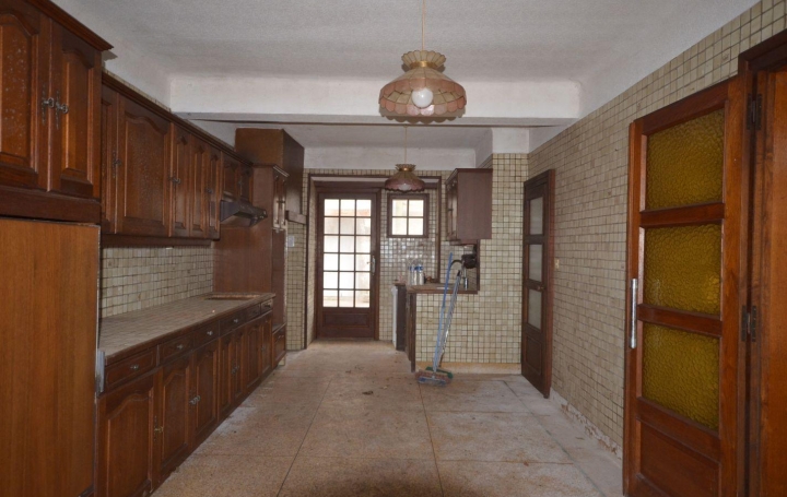 Maison LEPAUD (23170)  222 m2 98 500 € 