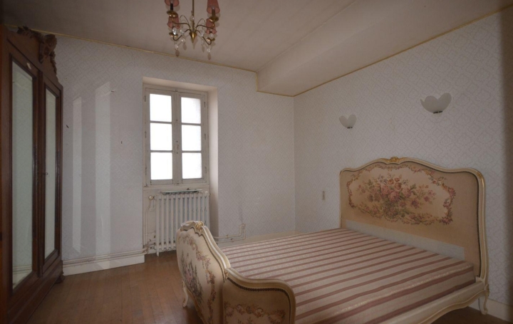 Maison LEPAUD (23170)  222 m2 98 500 € 