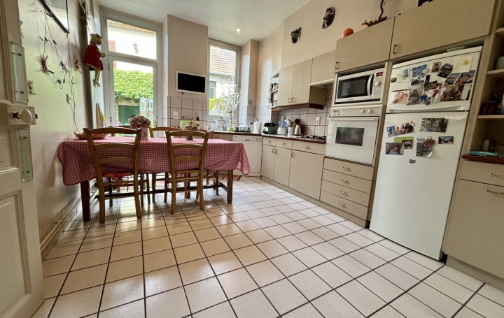 Maison de ville BOUSSAC (23600)  180 m2 183 000 € 