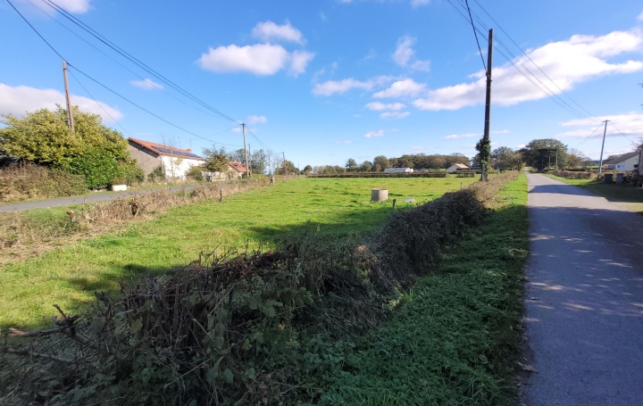 Terrain SAINT-SAUVIER (03370)   19 000 € 