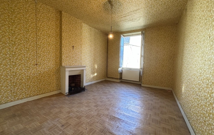 Maison de ville CLUGNAT (23270)  200 m2 40 500 € 