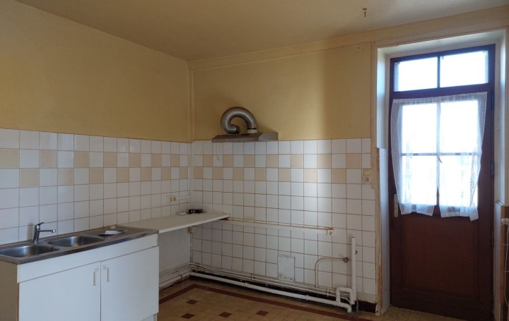 Maison LEYRAT (23600)  104 m2 45 000 € 