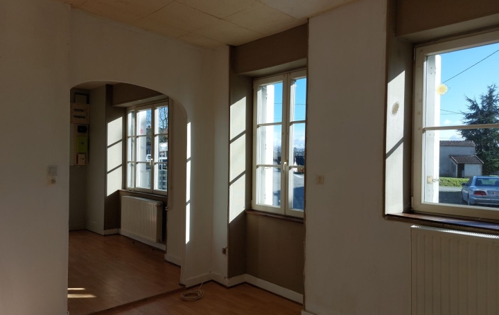 Maison LEYRAT (23600)  104 m2 45 000 € 