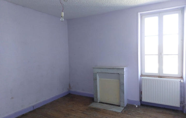 Maison LEYRAT (23600)  104 m2 45 000 € 