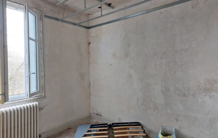 Maison BOUSSAC (23600)  105 m2 27 000 € 