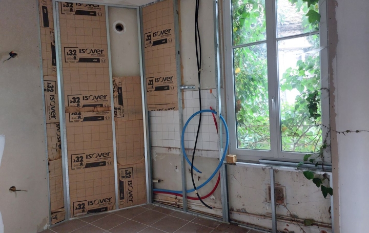 Maison BOUSSAC (23600)  105 m2 27 000 € 