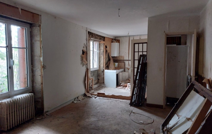 Maison BOUSSAC (23600)  105 m2 27 000 € 