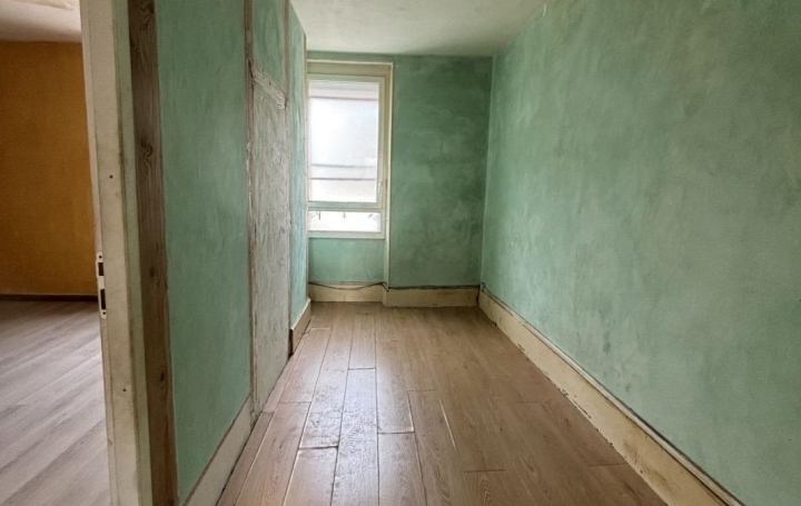 Maison de ville GENOUILLAC (23350)  160 m2 75 000 € 