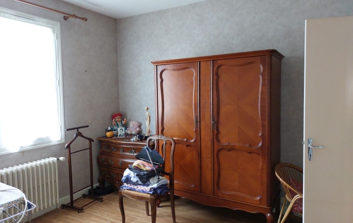 Maison BOUSSAC (23600)  132 m2 65 000 € 