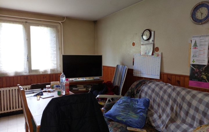 Maison BOUSSAC (23600)  132 m2 65 000 € 