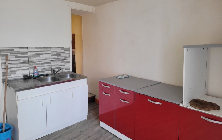 Immeuble BOUSSAC (23600)  142 m2 140 000 € 